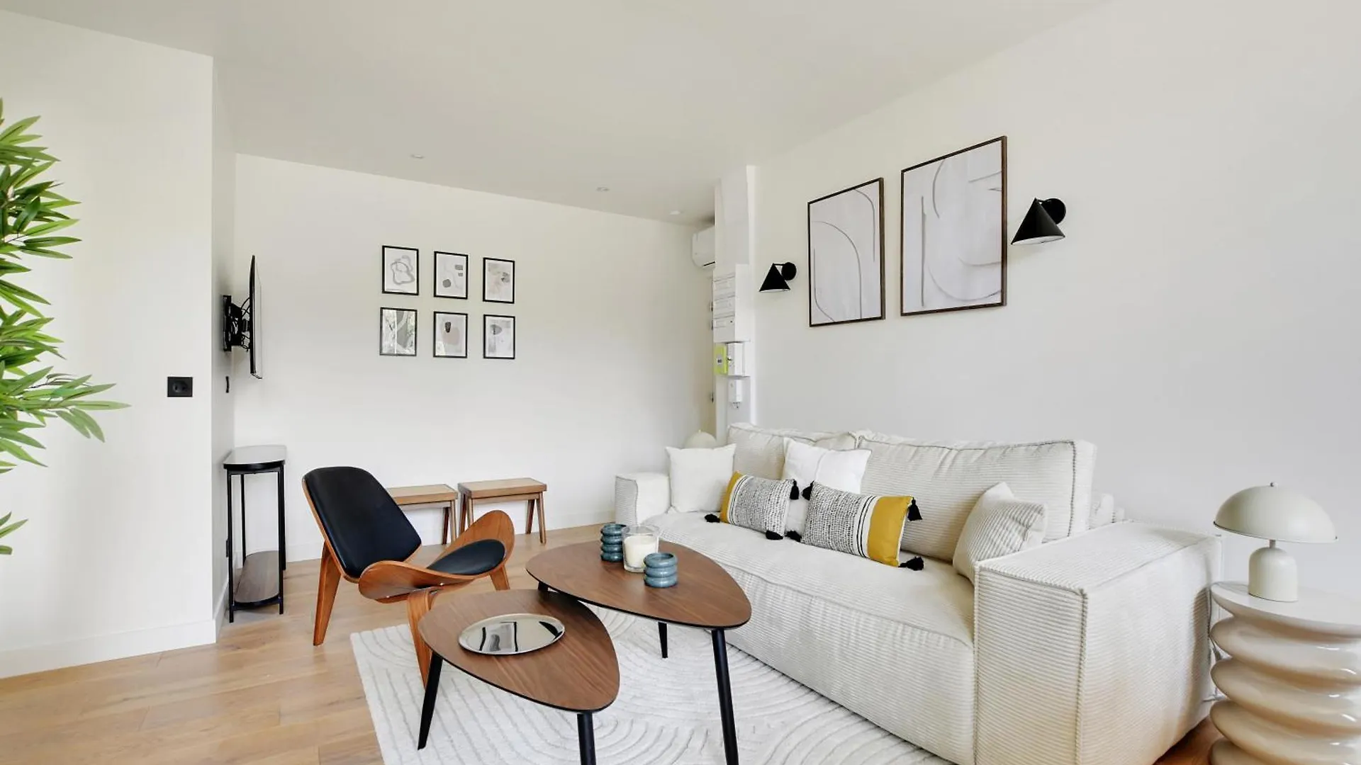 Pick A Flat'S Apartments In Daumesnil - Avenue Du General Bizot Paris